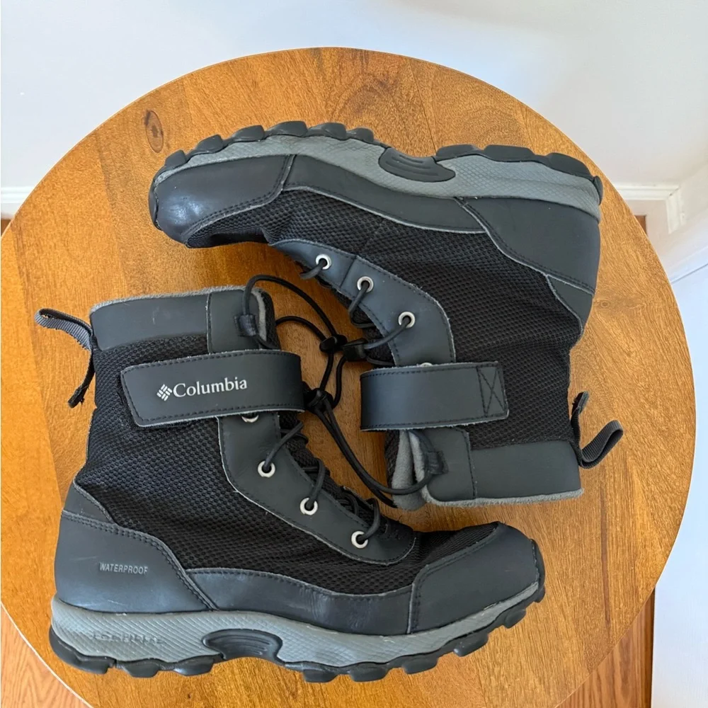 Columbia Youth Hyper-Boreal Omni Heat Waterproof Black Winter Boots, Size 5 - Picture 3 of 9